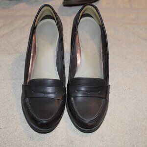 Ladies Penny loafer Heels Brown Size 8